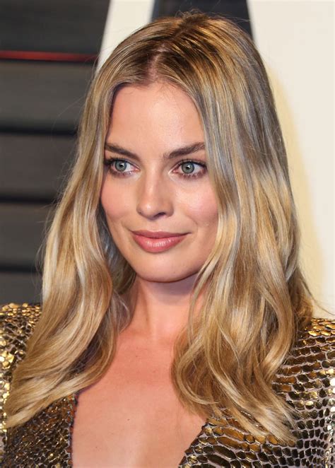 margot robbie sexy images|Margot Robbie : sensuelle ou sexy, vous la préférez comment